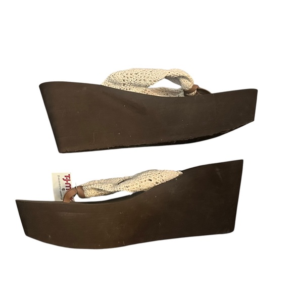 Rocket Dog Diver crochet wedge flip flops - Picture 3 of 8